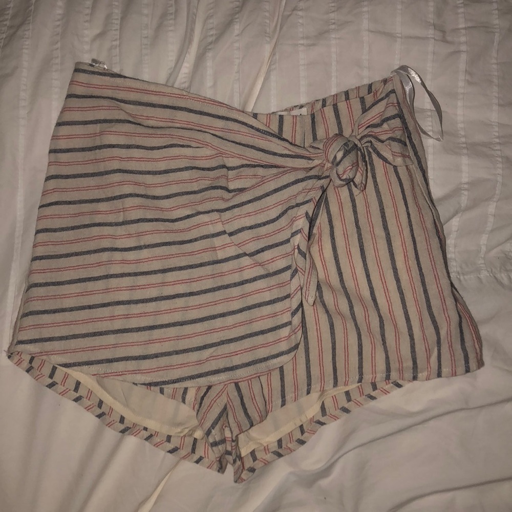 Tie shorts